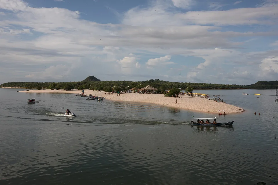 White-sand freshwater beach at Alter do Chão on the Tapajós River