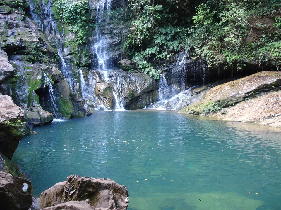 Clear blue water at Poço Azul in Chapada das Mesas, Maranhão