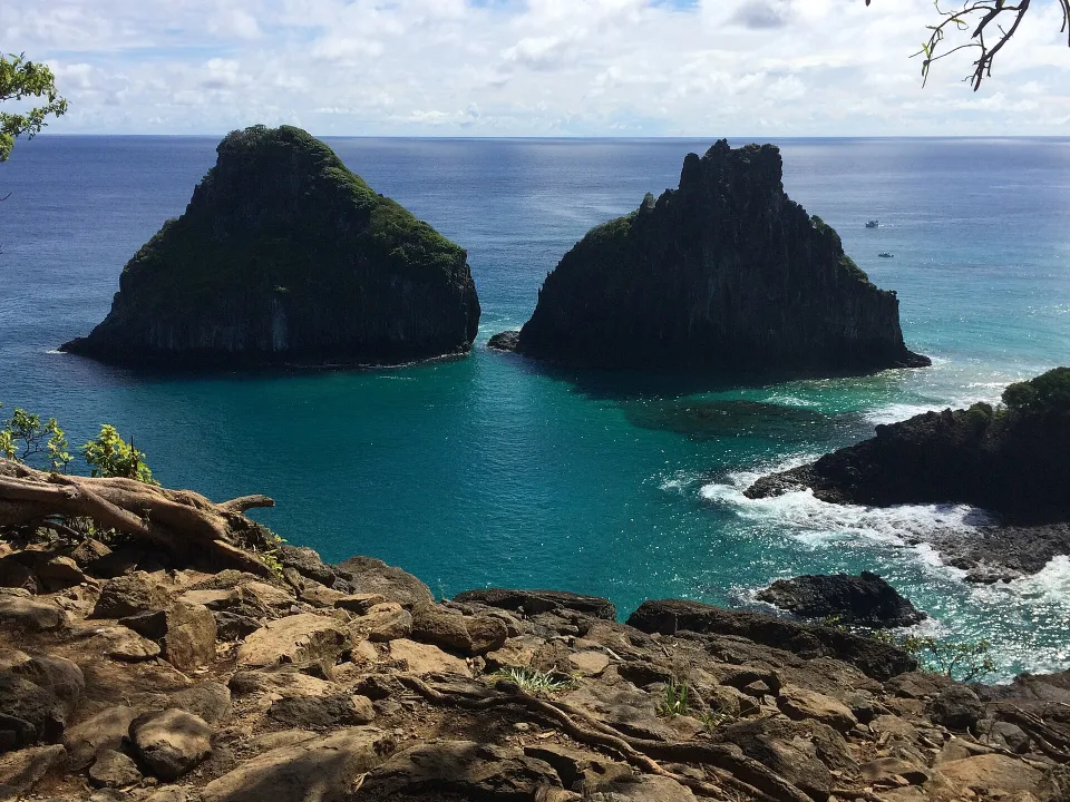 Morro Dois Irmãos and the sea of Fernando de Noronha