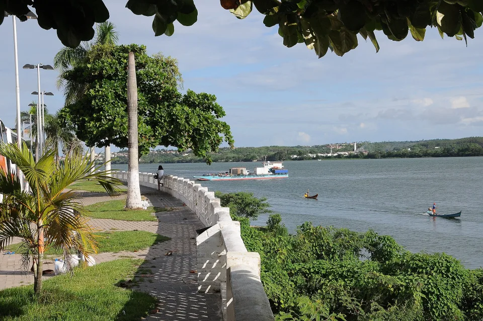 Río São Francisco junto a la histórica Penedo, Alagoas