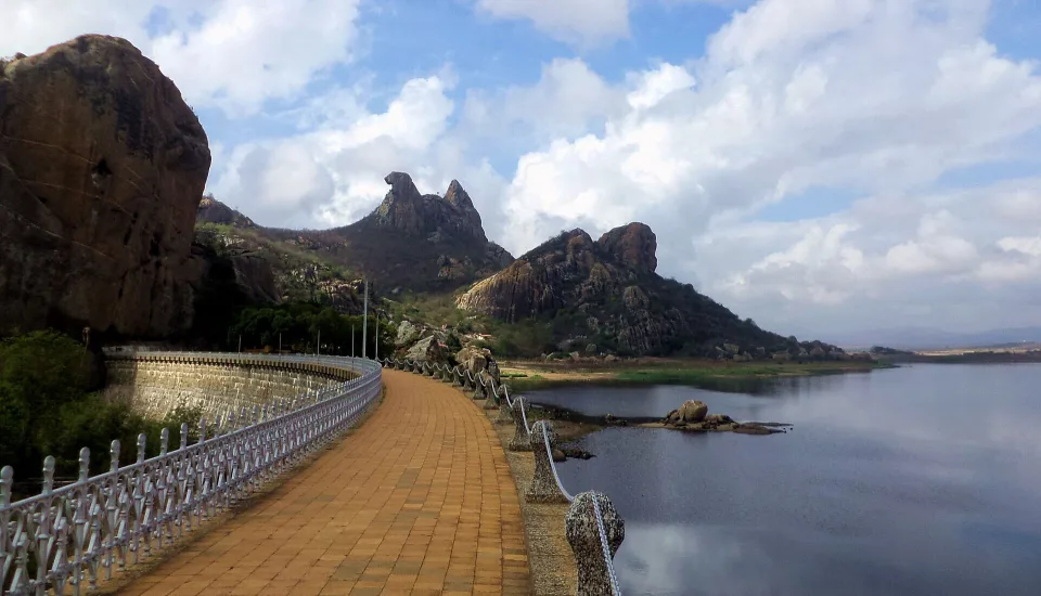 Açude Cedro and Pedra da Galinha Choca