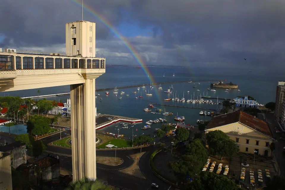 Elevador Lacerda, Mercado Modelo and Baía de Todos os Santos in Salvador