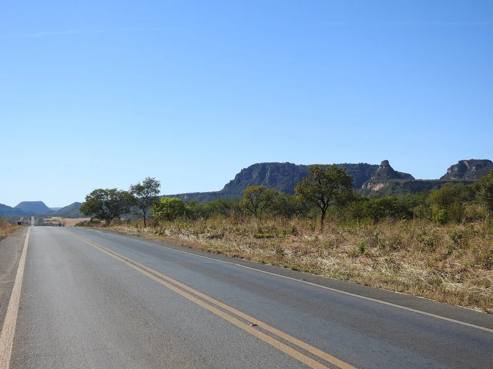 Paisaje rocoso de Cerrado en las Serras Gerais de Tocantins